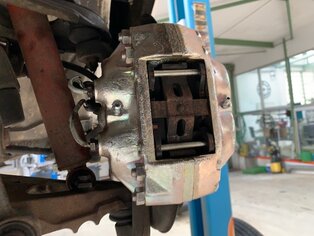Überholung der Bremszangen bei Alfa-Zentrale